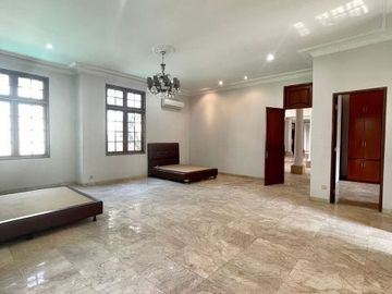 DIJUAL RUMAH LUAS di JL PERMATA HIJAU, KEBAYORAN LAMA, JAKSEL