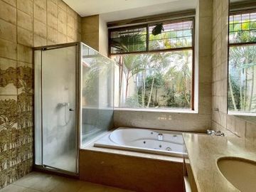 DIJUAL RUMAH LUAS di JL PERMATA HIJAU, KEBAYORAN LAMA, JAKSEL