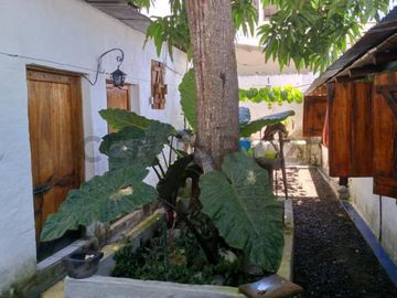 De oportunidad  amplia villa en venta