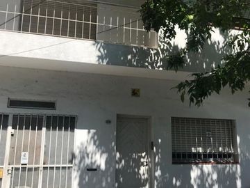 Excelentes vivienda en dos plantas en Olivos Divisibles