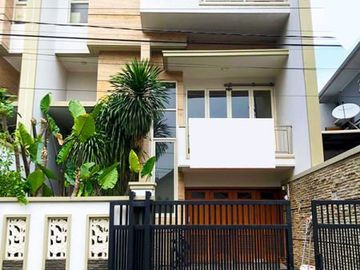 Dijual Rumah Cantik Dan Murah Di Simprug Jakarta Selatan