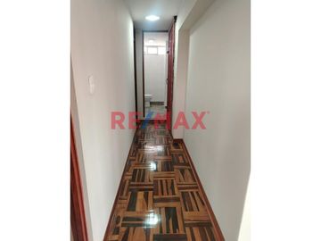 En venta impecable departamento ubicado entre la Av José Olaya con Calle Balarezo,          Chorrillos, a 300 metros del Malecón Grau.  Zona rodeada d
