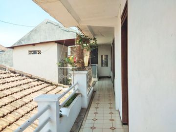 Rumah 2 Lantai Luas 277 di Kalpataru Sukarno Hatta Malang