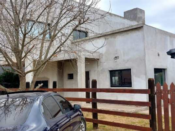 Casa en Barrio Privado Los Nuevos Ombues