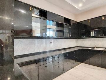 DIJUAL RUMAH MEGAH dan ELITE, at Jl SEKOLAH KENCANA, PONDOK INDAH