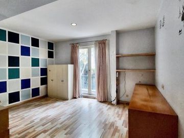 DIJUAL RUMAH MEGAH dan ELITE, at Jl SEKOLAH KENCANA, PONDOK INDAH