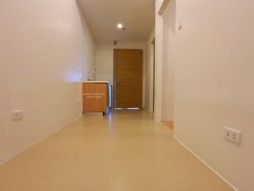 1BR Prime Condo in Commonwealth