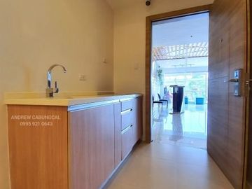 1BR Prime Condo in Commonwealth