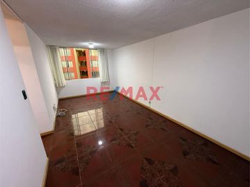 Alquiler de departamento en Surquillo
-3 habitaciones
-2 baños completos 
-Cocina con muebles altos y bajos/ lavandería 
-Sala- comedor 
-4to pis