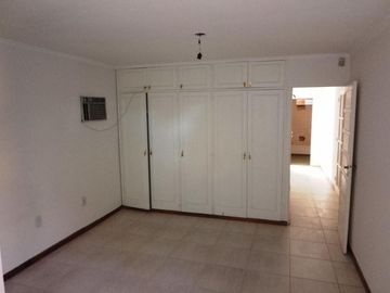CALLE ITALIA, Bº TRAPICHE