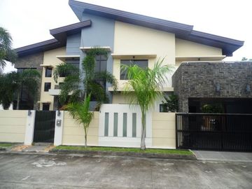 Corner Lot with Private Pool House and Lot for Sale