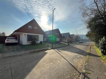 Casa en venta de 4 dorm. 3 baños en Osorno