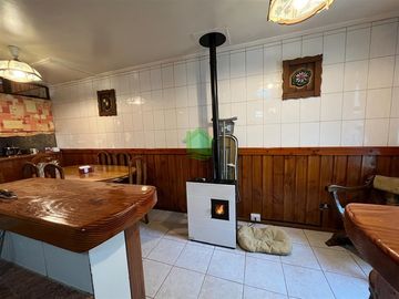 Casa en venta de 4 dorm. 3 baños en Osorno