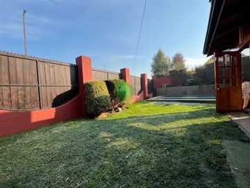 Casa en venta de 4 dorm. 3 baños en Osorno