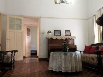 Rumah Heritage Jl Banda Sayap Riau dkt Gasibu Bandung