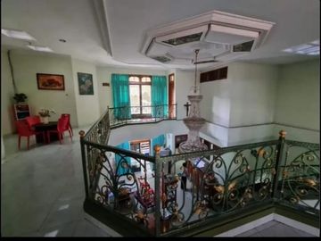 Dijual Rumah Strategis 2 Lantai di Jl. Nginden Intan Barat, Surabaya