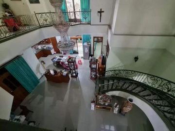 Dijual Rumah Strategis 2 Lantai di Jl. Nginden Intan Barat, Surabaya