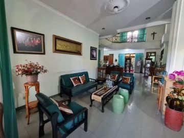 Dijual Rumah Strategis 2 Lantai di Jl. Nginden Intan Barat, Surabaya