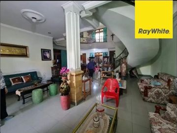 Dijual Rumah Strategis 2 Lantai di Jl. Nginden Intan Barat, Surabaya