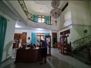 Dijual Rumah Strategis 2 Lantai di Jl. Nginden Intan Barat, Surabaya