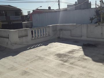EXCELENTE PROPIEDAD DE 4 AMBIENTES, OPORTUNIDAD
