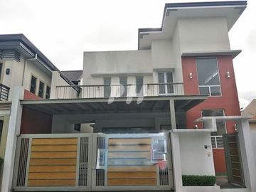 Classic Townhouse For Sale In Pasig PH941