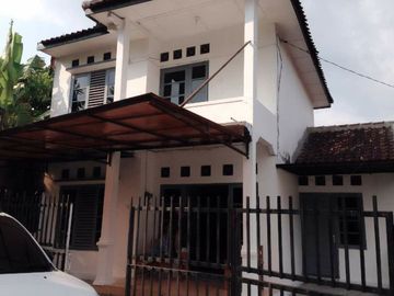 Rumah Jambon Jl Kabupaten jogja dalam ringroad