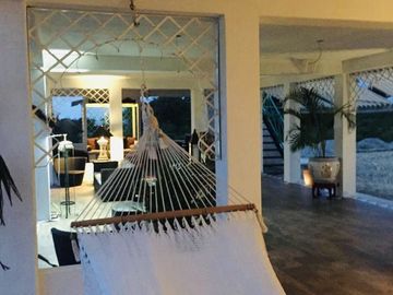 SE VENDE HOTEL DE PRIMERA EN MANGLARALTO - MONTAÑITA (DE OPORTUNIDAD)