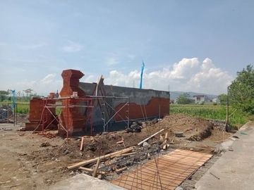 Minimalis Nampak Mewah Dalam Cluster Berpos Security di Prambanan