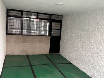 CASA EN VENTA EN MILITAR MARTE, IZTACALCO.