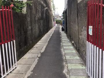 Rumah di Cempaka Putih Barat, Jakarta Pusat. Siap huni