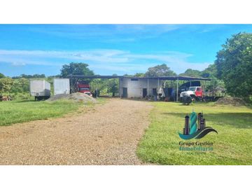 VENDO CASA CON TERRENO DE 1HECTAREA FRENTE A LA INTERAMERICANA