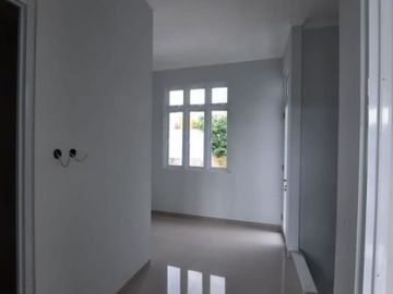 Rumah 2 Lantai di Jatiasih Bekasi Carport 2 Mobil Akses dekat Toll