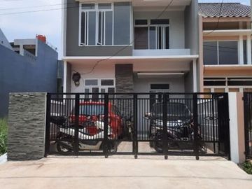 Rumah 2 Lantai di Jatiasih Bekasi Carport 2 Mobil Akses dekat Toll