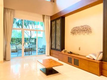 DIJUAL TOWNHOUSE THE PAKUBUWONO RESIDENCES dgn PRIVATE POOL