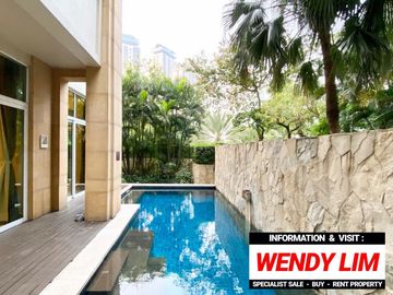 DIJUAL TOWNHOUSE THE PAKUBUWONO RESIDENCES dgn PRIVATE POOL