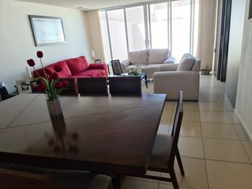 Hermosa Casa en Punta Esmeralda, Planta Baja, 3 Recamaras, Alberca..