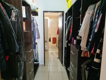 Hermosa Casa en Punta Esmeralda, Planta Baja, 3 Recamaras, Alberca..