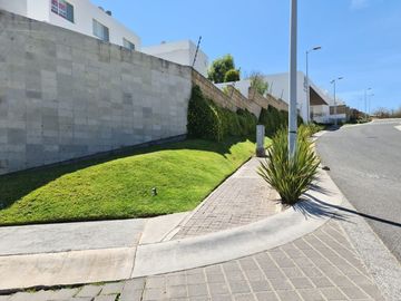 Hermosa Casa en Punta Esmeralda, Planta Baja, 3 Recamaras, Alberca..