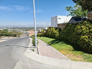 Hermosa Casa en Punta Esmeralda, Planta Baja, 3 Recamaras, Alberca..