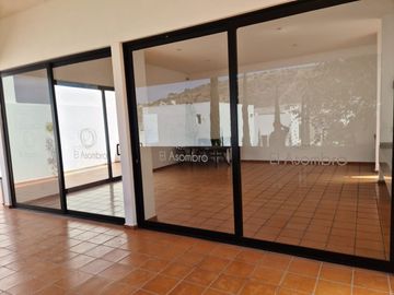 Hermosa Casa en Punta Esmeralda, Planta Baja, 3 Recamaras, Alberca..