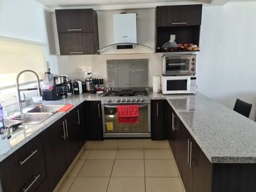 Hermosa Casa en Punta Esmeralda, Planta Baja, 3 Recamaras, Alberca..