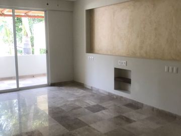 Renta de Bonita Casa en fraccionamiento Costa Azul