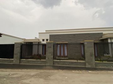 BU CEPAT dijual villa MEWAH 2 muka di lembang bandung