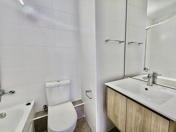 Departamento semiamoblado 2D/2B con estacionamiento y bodega — Metro Mirador