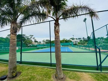 Primer linea playa Mansa 3 dormitorios y servicio mas de 400 mt2 con terrazas - Departamento - Punta del Este
