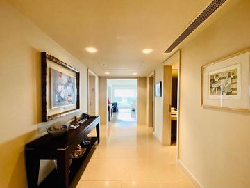 Primer linea playa Mansa 3 dormitorios y servicio mas de 400 mt2 con terrazas - Departamento - Punta del Este