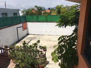 HERMOSA RESIDENCIA CON ALBERCA