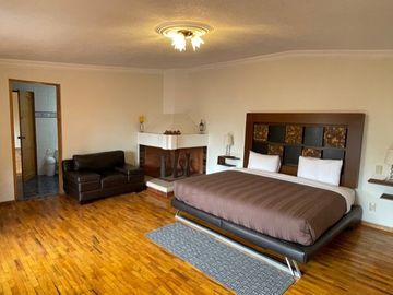 HERMOSA RESIDENCIA CON ALBERCA