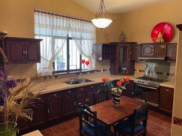 HERMOSA RESIDENCIA CON ALBERCA